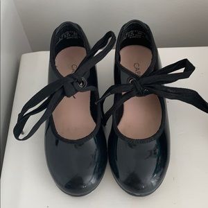 9 1/2 W Capezio Tap Shoes